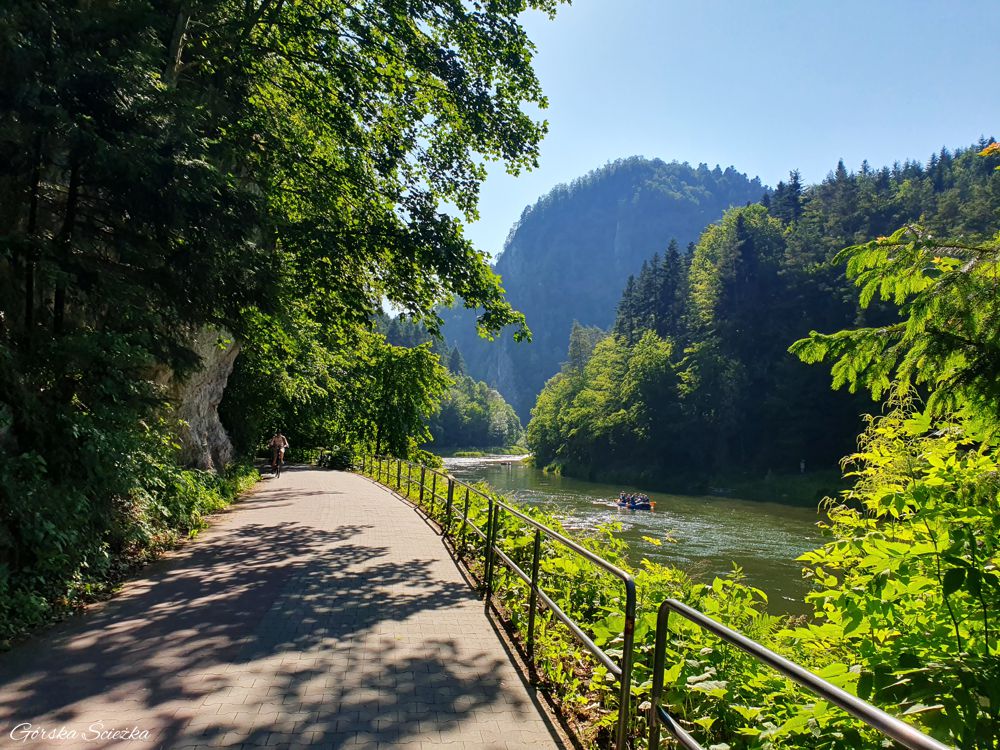 Wycieczka piesza lub rowerowa do Czerwonego Klasztoru